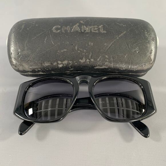 CHANEL Black Acetate Sunglasses - Picture 7 of 7